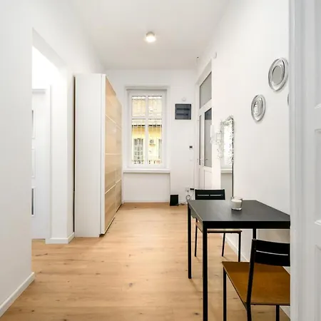 Apartment Modern Penthouse In A Century Old Building