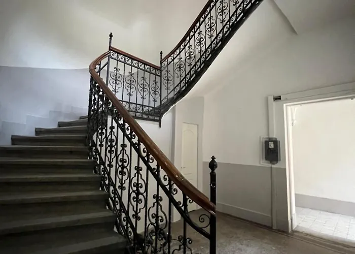 Modern Penthouse In A Century Old Building- 2 Br- Ac Апартаменты Будапешт